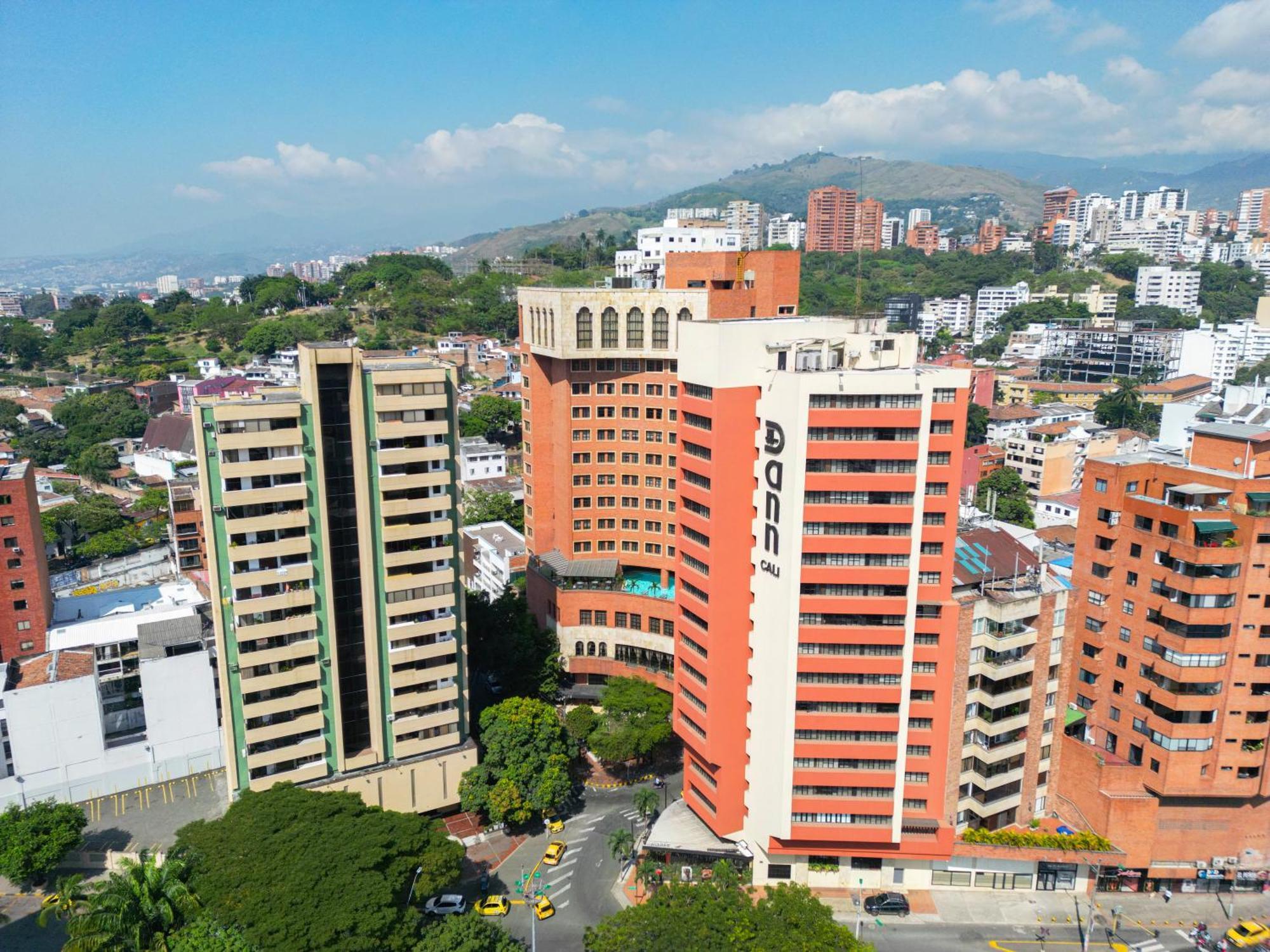 Hotel Dann Cali Esterno foto El Polo residential complex